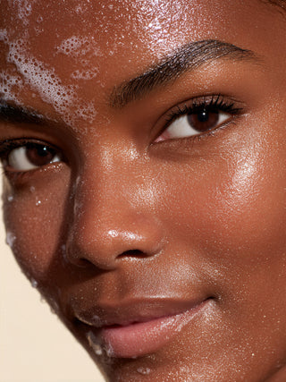 Pourquoi le savon noir africain Dudu-Osun reste un essentiel dans certaines routines peau ?