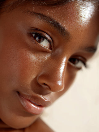 Pourquoi certaines taches persistent malgré une routine skincare ?